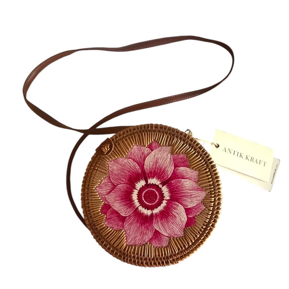 Womens Handbag Round Floral Spring NWT Boho Straw